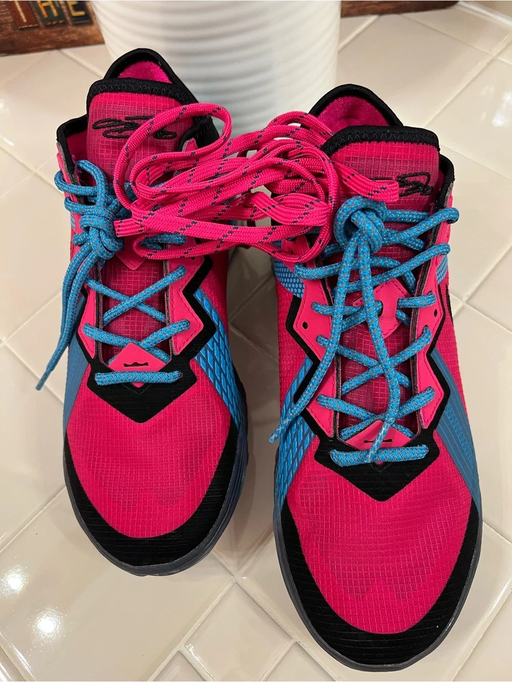 LeBron XVIII LOW, FIREBERRY/BLACK, Men’s Size 8.5-Women’s Size 10, EXCELLENT